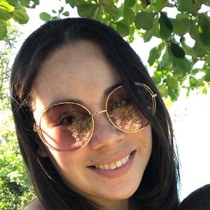 Meet your Posher, Liz